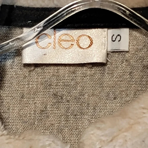 Cleo Women's Brown  and Tan Plush Sleeveless Vest in Size Small - Picture 6 of 10